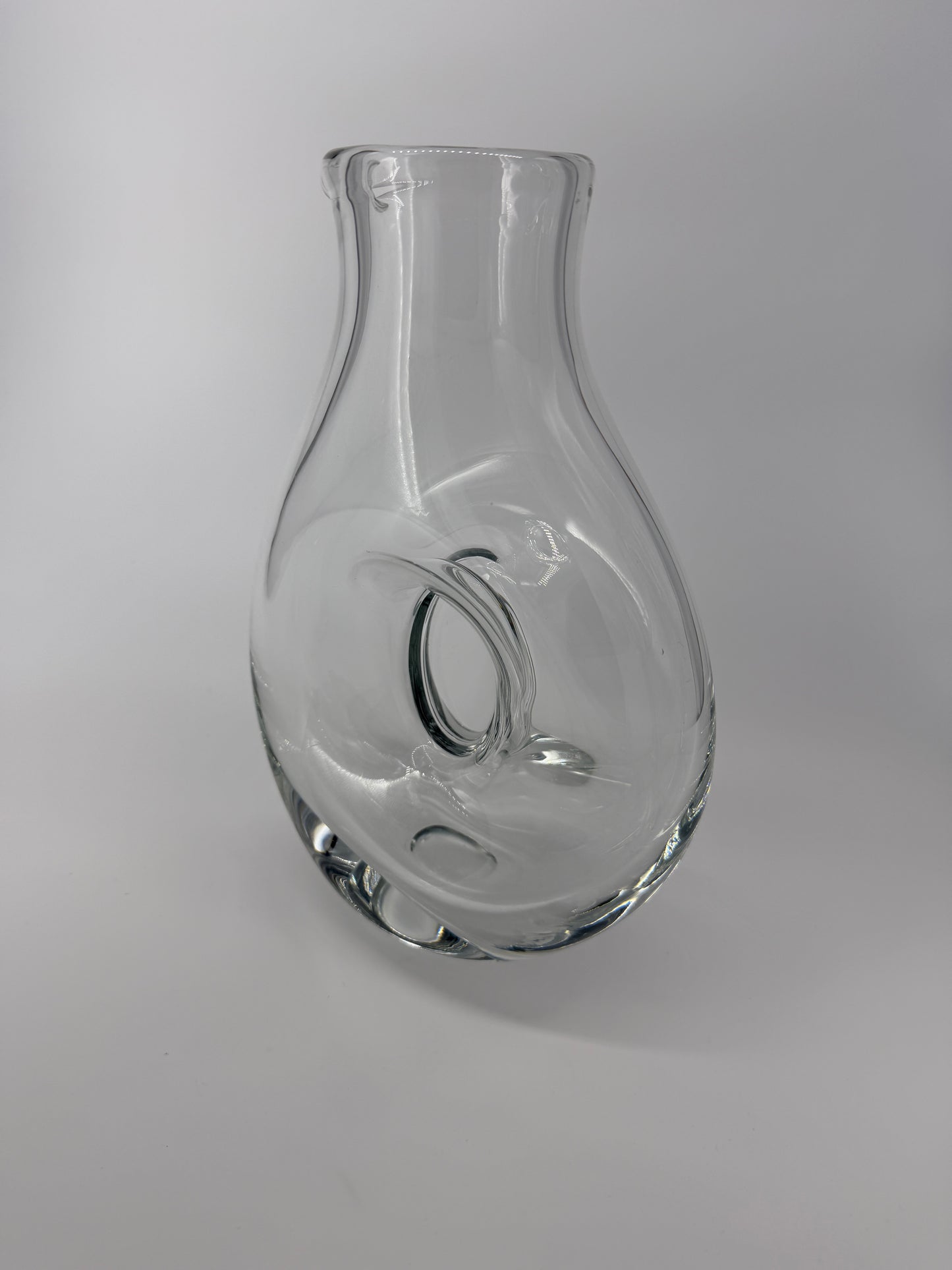 HEAVY CRYSTAL VINTAGE DECANTER