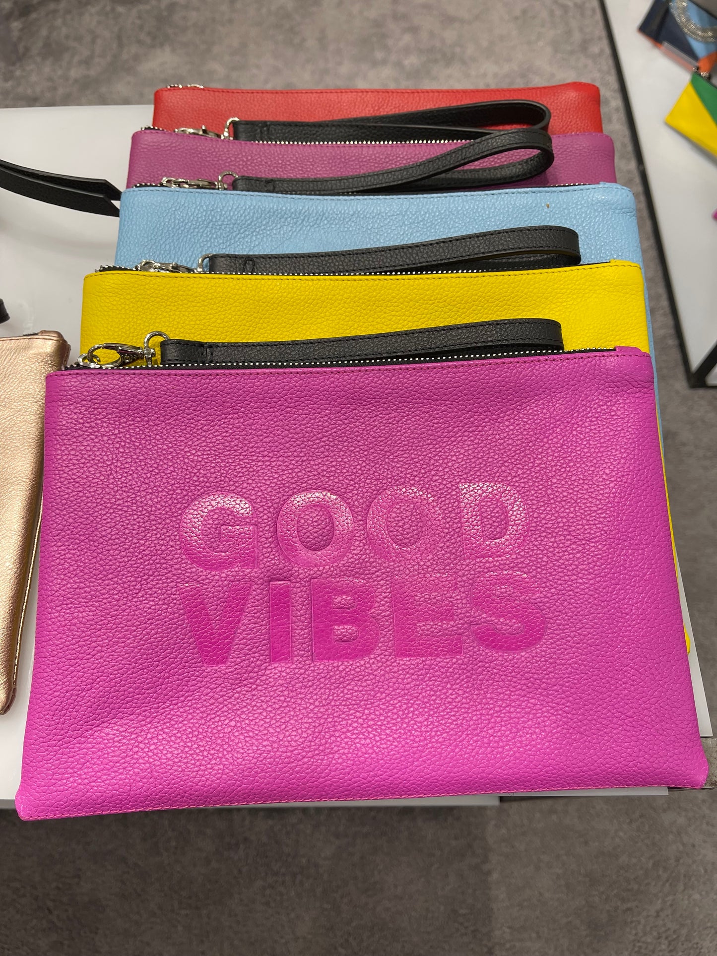 FLAT SLOGAN POUCHES BY KOFF