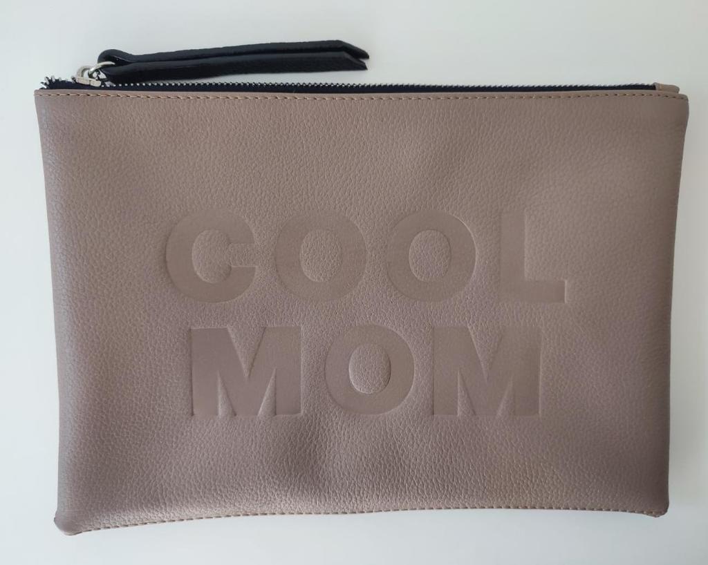 FLAT SLOGAN POUCHES BY KOFF