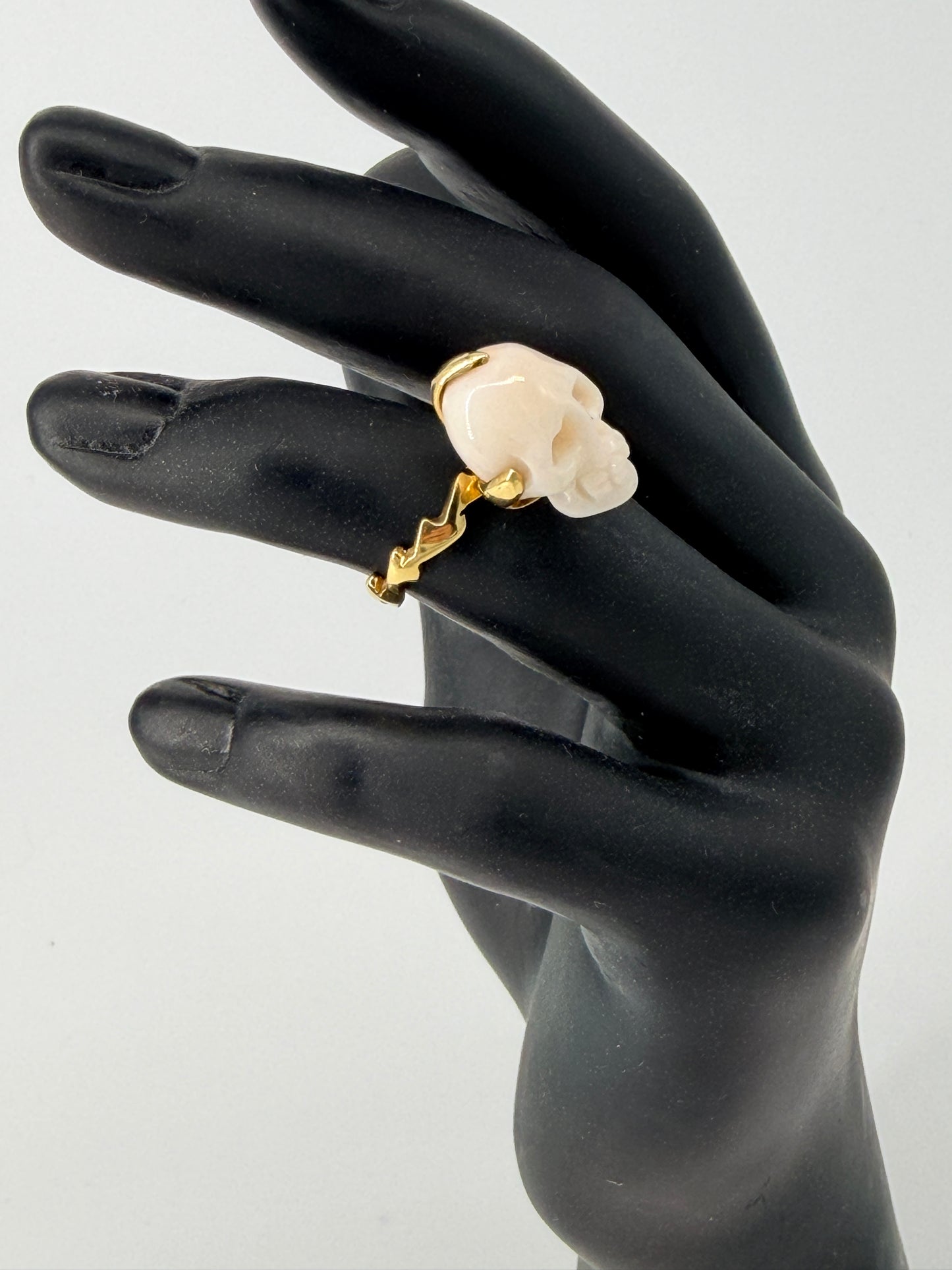 BLUSH PINK & 18KG CORAL SKULL RING