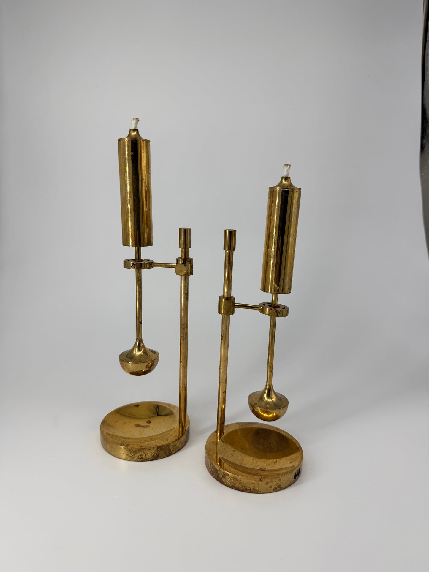 PAIR OF BRASS OIL LAMPS BY ILSE D. AMMONSEN